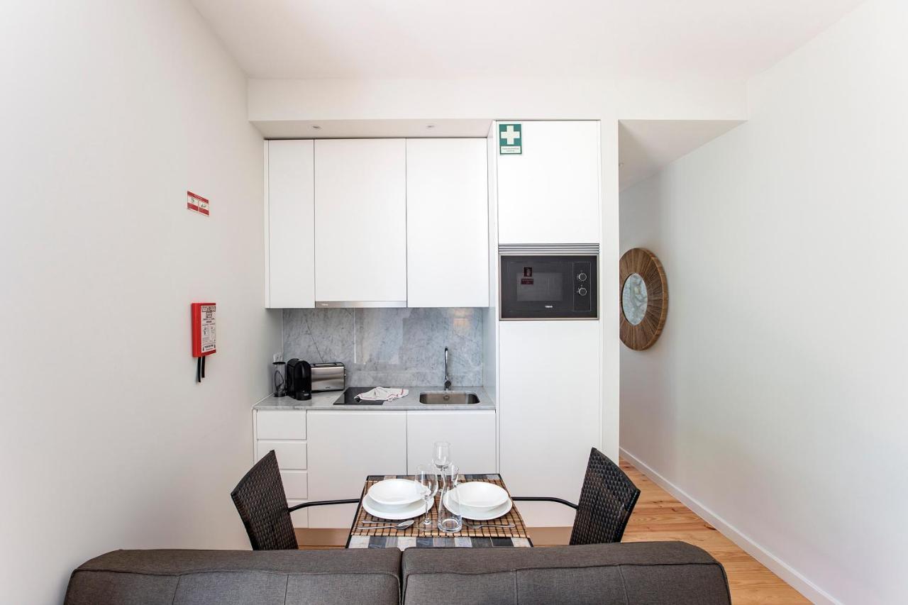 Central Studio W/ Pool, Ac & Patio By Lovelystay 포르투 외부 사진